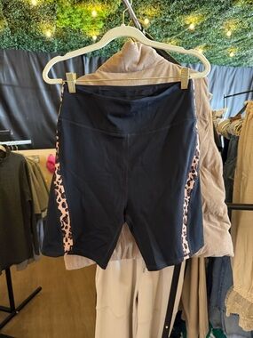 High-Rise Black Bike Shorts with Leopard Side Panels A058